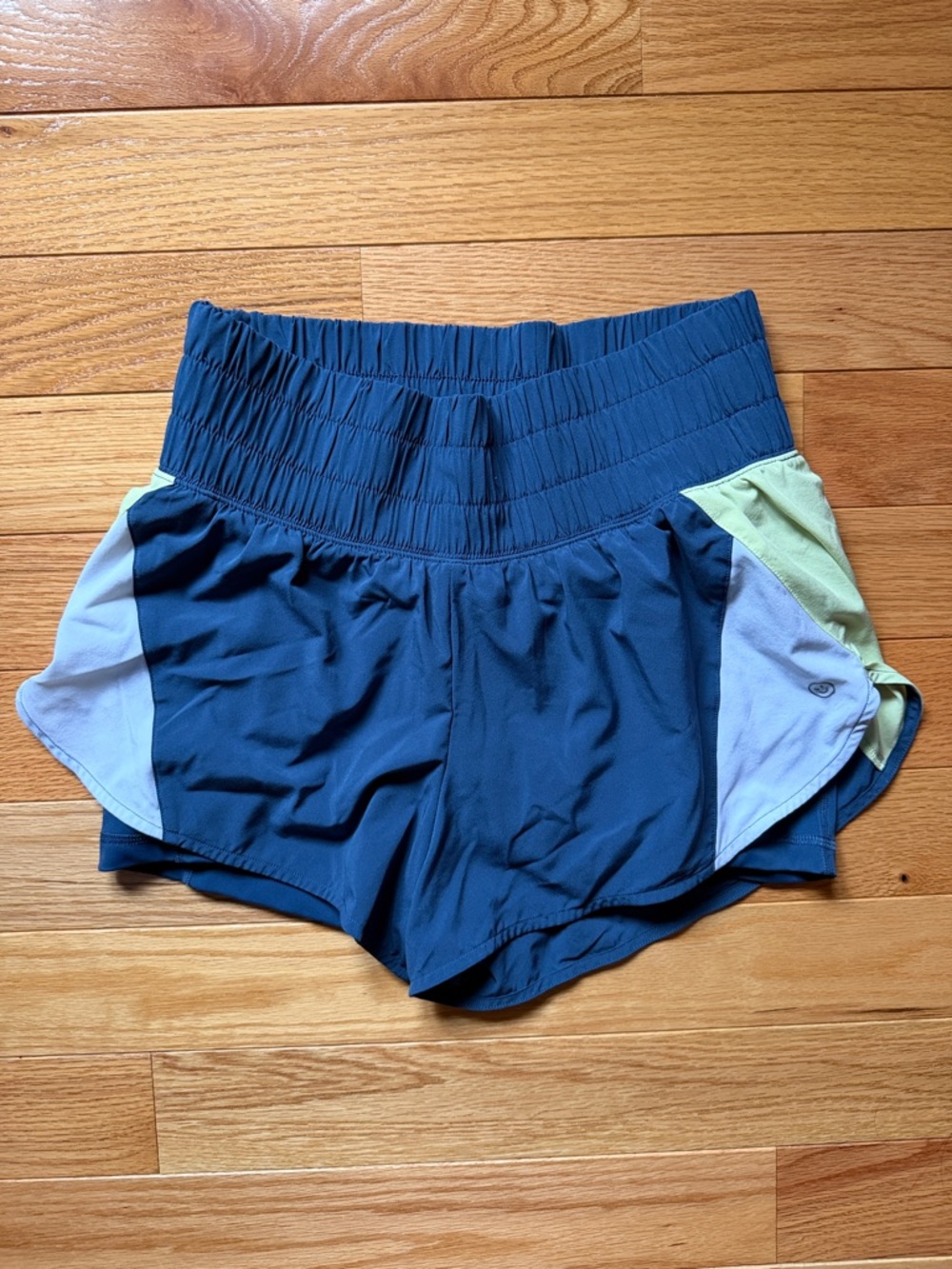 Hollister Gilly Hicks Women’s High-Waist Navy Running Shorts, size S